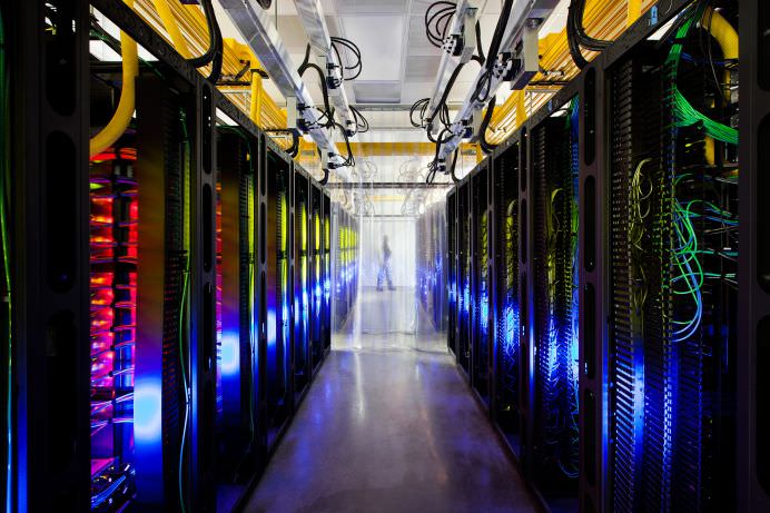 IMAGINI IN PREMIERA cu serverele Google! Intra in lumea INTERNETULUI! GALERIE FOTO + VIDEO5