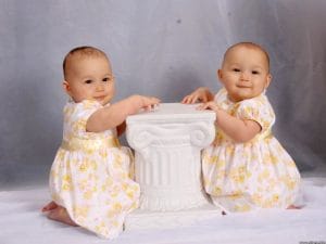 cute_twins_baby_girls_wallpaper-normal