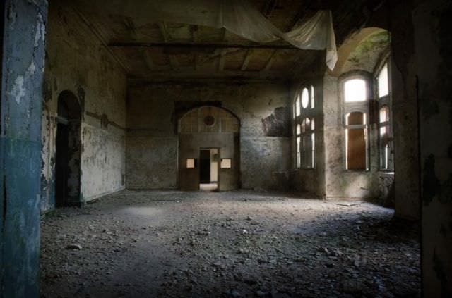 IMAGINI CUTREMURATOARE cu SANATORIUL unde s-a tratat HITLER!11