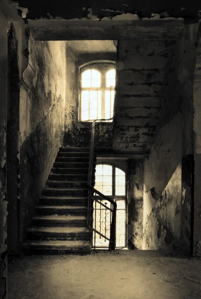 IMAGINI CUTREMURATOARE cu SANATORIUL unde s-a tratat HITLER!12