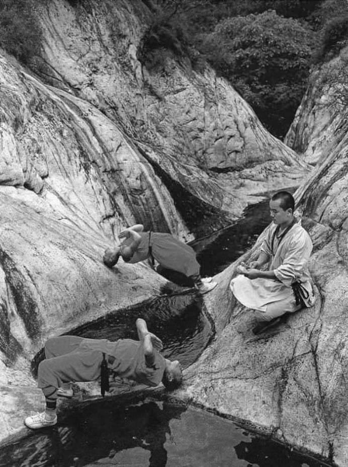 IMAGINI ADEVARATE CARE ITI DEPASESC IMAGINATIA Cum se antreneaza CALUGARII SHAOLIN7