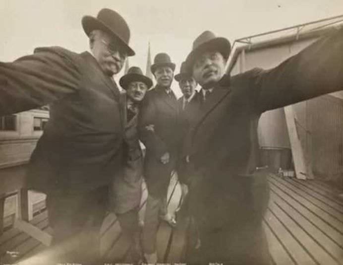 IMAGINI DE COLECTIE! Cele mai vechi SELFIE-uri din ISTORIE!1