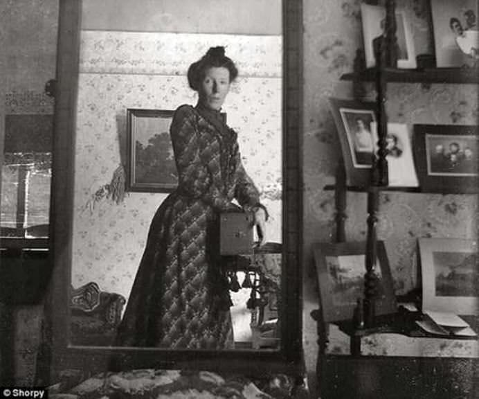 IMAGINI DE COLECTIE! Cele mai vechi SELFIE-uri din ISTORIE!10