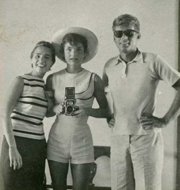 IMAGINI DE COLECTIE! Cele mai vechi SELFIE-uri din ISTORIE!12