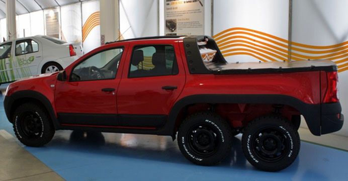 DUSTER-UL CU SASE ROTI! VEZI CATEVA MODELE CARE AU FACUT INCONJURUL LUMII! FOTO