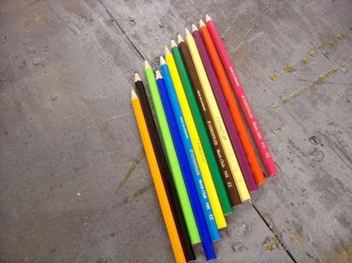 Este INCREDIBIL ce a creat doar din cateva CREIOANE COLORATE! FOTO + VIDEO12