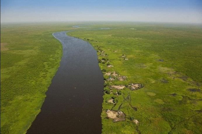 IMAGINI INCREDIBILE cu SATELE PLUTITOARE din MLASTINILE AMAZONULUI!4