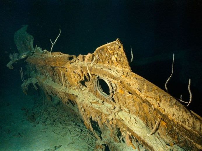 IMAGINI RARE cu epava TITANICULUI la peste 100 de ani de la TRAGEDIE!8