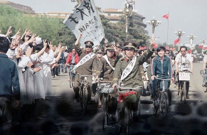 Nu se va uita niciodata! S-au implinit 25 de ani de la MASACRUL DIN PIATA TIANANMEN! FOTO + VIDEO6