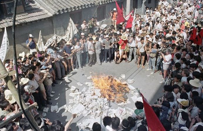 Nu se va uita niciodata! S-au implinit 25 de ani de la MASACRUL DIN PIATA TIANANMEN! FOTO + VIDEO8