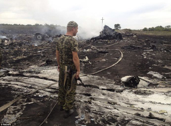 IMAGINI DRAMATICE cu AVIONUL Malaysia Airlines DOBORAT in UCRAINA! FOTO12