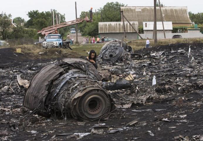 IMAGINI DRAMATICE cu AVIONUL Malaysia Airlines DOBORAT in UCRAINA! FOTO13