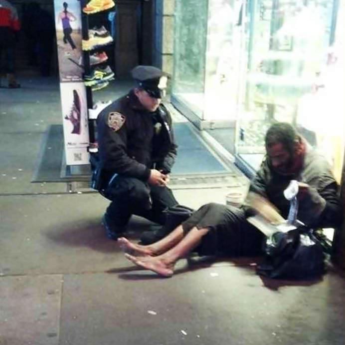 IMAGINI cu un puternic IMPACT EMOTIONAL ce redau UMANITATEA PURA pierduta in ziua de azi!6