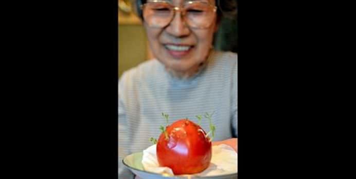 SEMNELE dezastrului NUCLEAR de la Fukushima se vad cu ochii deschisi! Localnicii sunt SOCATI de legumele si fructele MUTANT!8