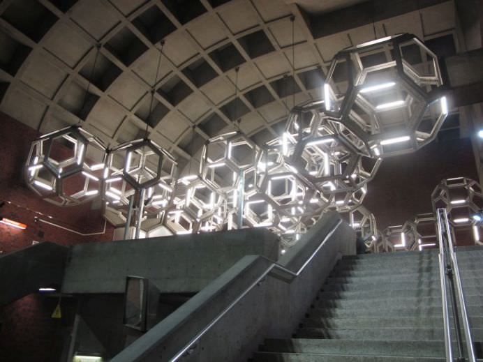 IMAGINI DESPRINSE de pe alt PAMANT! Incursiune in cele mai frumoase 30 de STATII DE METROU din lume!24