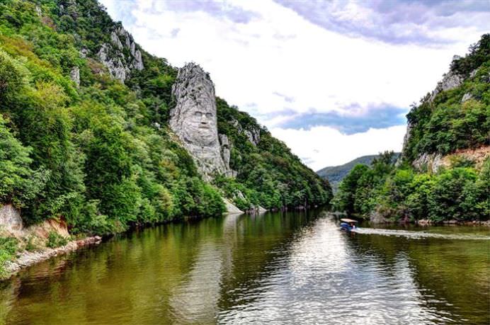 20 de LOCURI care te pot face sa te REINDRAGOSTESTI IREMEDIABIL de ROMANIA!12