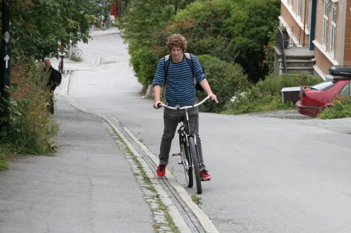 GENIAL! Aceasta este prima scara rulanta pentru biciclisti din lume!8