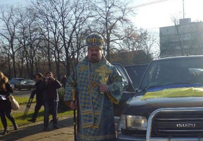 preot crucea si arma